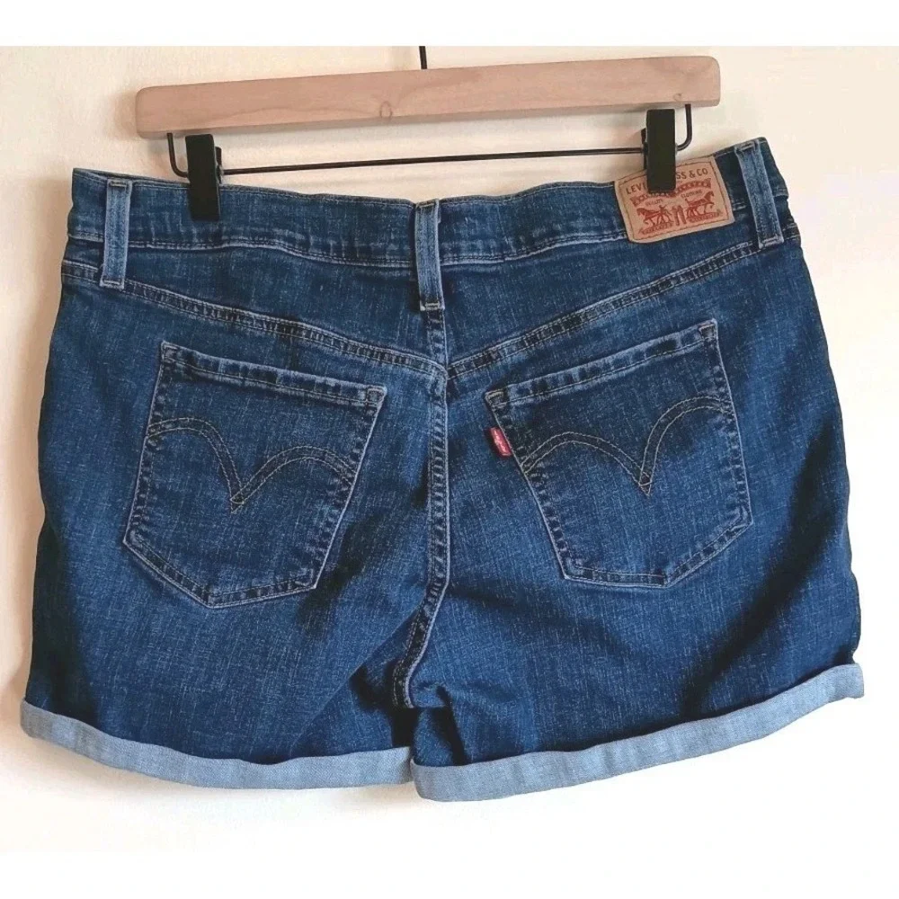 Levi's Mid Length Denim Shorts Women's Sz 32/12 Cuffed Blue Jean Shorts Stretch